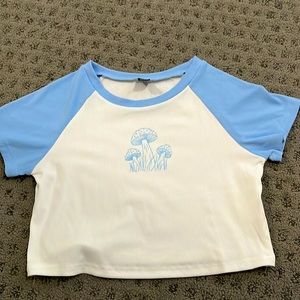 I’m selling a cute shirt